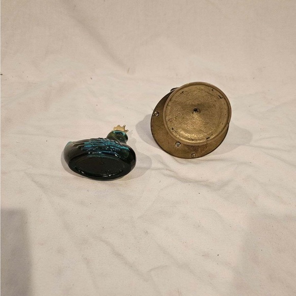 Vintage brass swan music box and Avon swan perfume bottle, swan, 🦢 - Picture 3 of 3